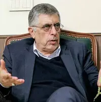 کرباسچی: مشکل اصلی کشور این نیست که فرزند کسی خارج زندگی می‌کند