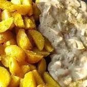 سیب زمینی ترد با سس قارچ