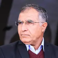 در همه حوزه های فوتبال در حال نزول هستیم