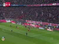 از روی نقطه کرنر؛ گل اول فرایبورگ توسط سوزوکی در دقیقه 12