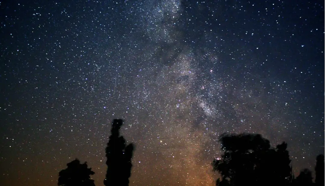 تاریک‌ترین مکان در منظومه شمسی و کل جهان کجا است؟