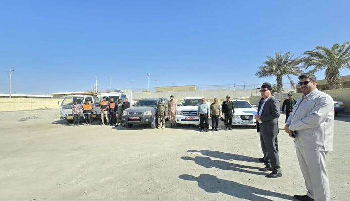 طرح جمع آوری شترهای سرگردان در شهرستان جاسک آغاز شد