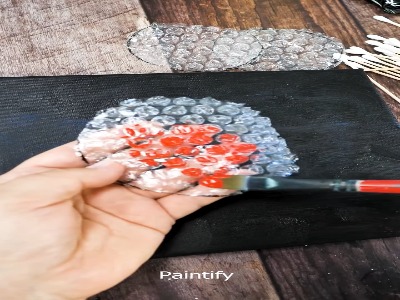 یک نقاشی خلاقانه با استفاده از پلاستیک فشرده