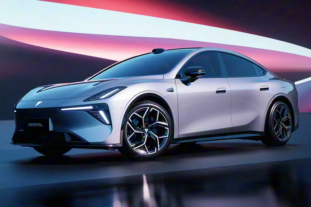 معرفی دیپال L06، اولین خودروی چینی با سیستم تعلیق مغناطیسی فراری