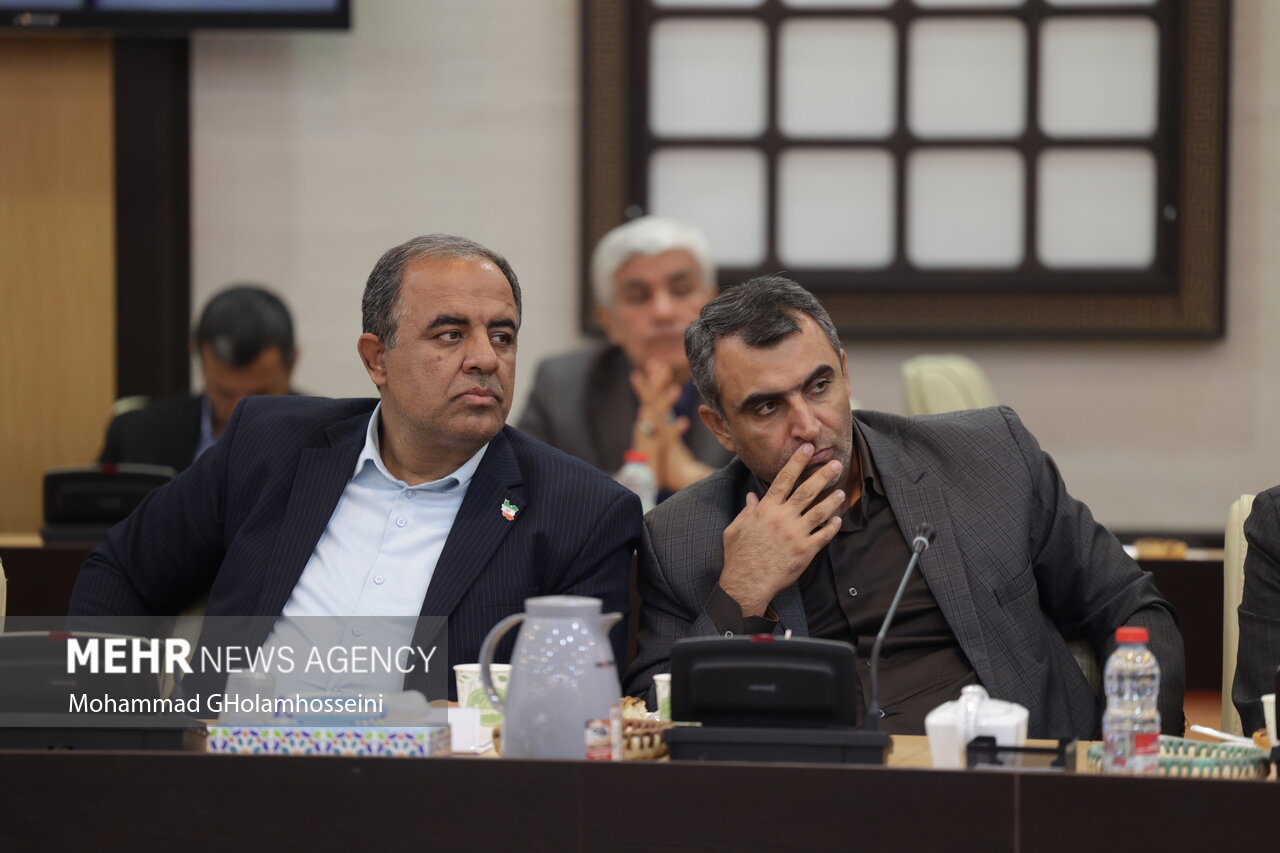 جلسه شورای اداری استان بوشهر با حضور وزیر آموزش‌وپرورش