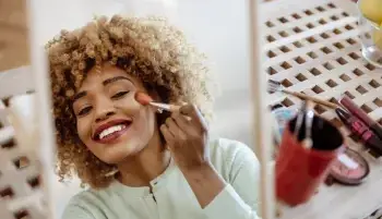 هرآنچه باید درباره استیک های آرایشی بدانید