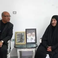 استاندار کرمانشاه با خانواده شهید میرپور دیدار کرد