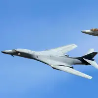 نبرد F-22 رپتور و B-1B لنسر، پیروز جدال جنگنده و بمب‌افکن کدام است؟