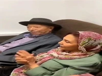 آواز خواندن علی نصیریان در ۸۹ سالگی