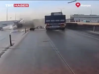 تصادف مرگبار سواری با کامیون حین گردش غیرقانونی در اتوبان