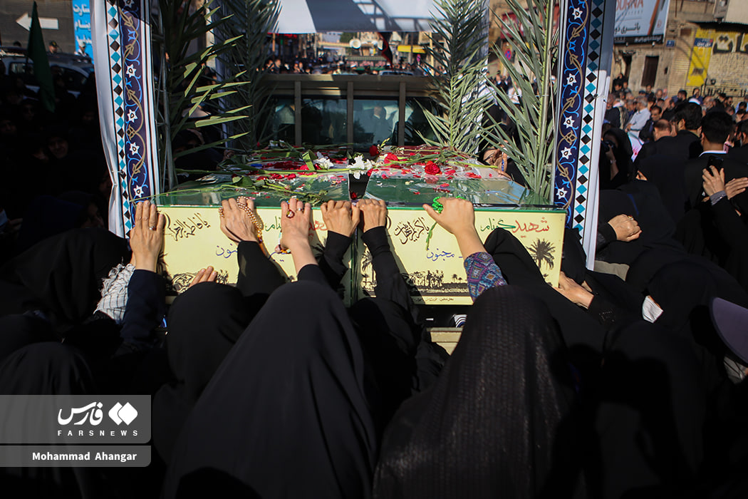 عکس/تشییع پیکر هشت شهید گمنام در اهواز