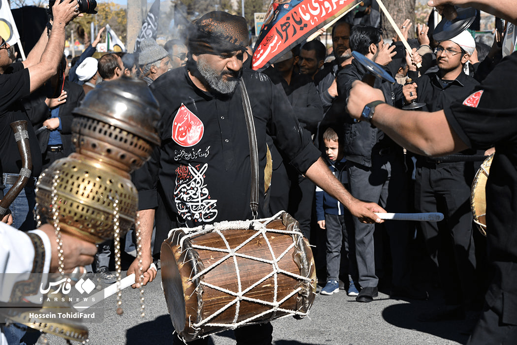 عکس/ تشییع باشکوه پیکر ۶ شهید گمنام در بیرجند