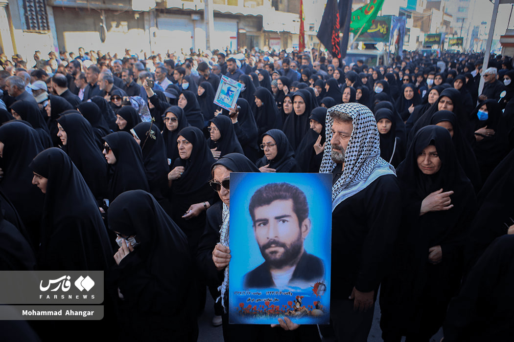 عکس/تشییع پیکر هشت شهید گمنام در اهواز