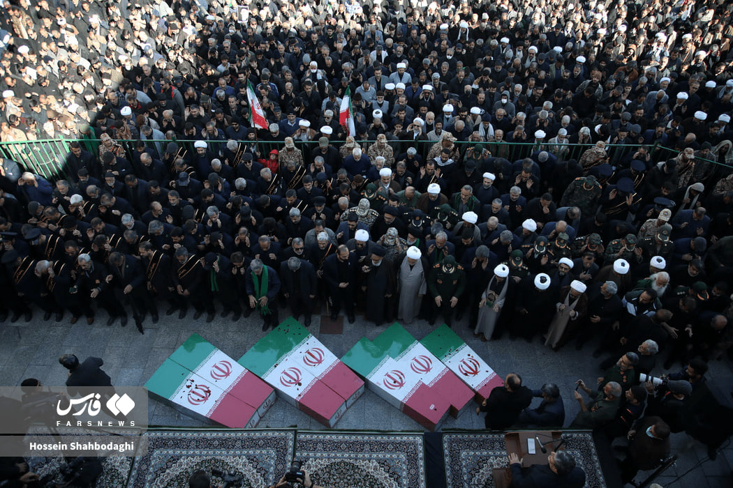 عکس/ تشییع هفت شهید گمنام در قم
