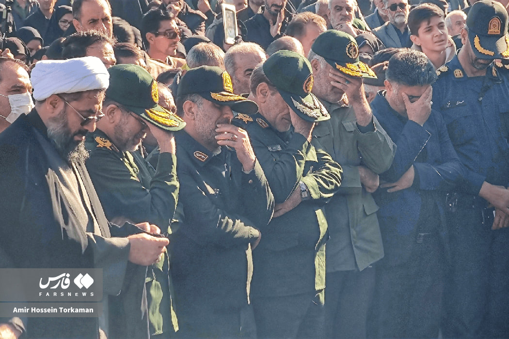 عکس/تشییع پیکر شهدای گمنام در همدان