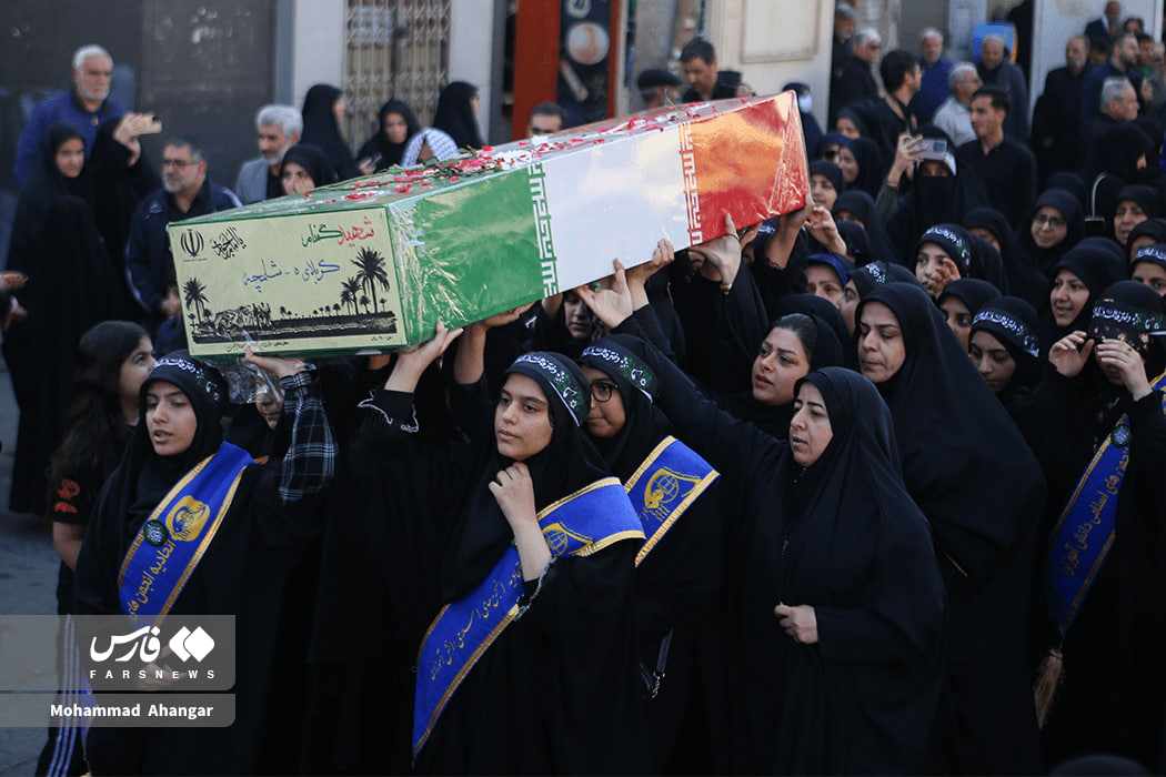 عکس/تشییع پیکر هشت شهید گمنام در اهواز