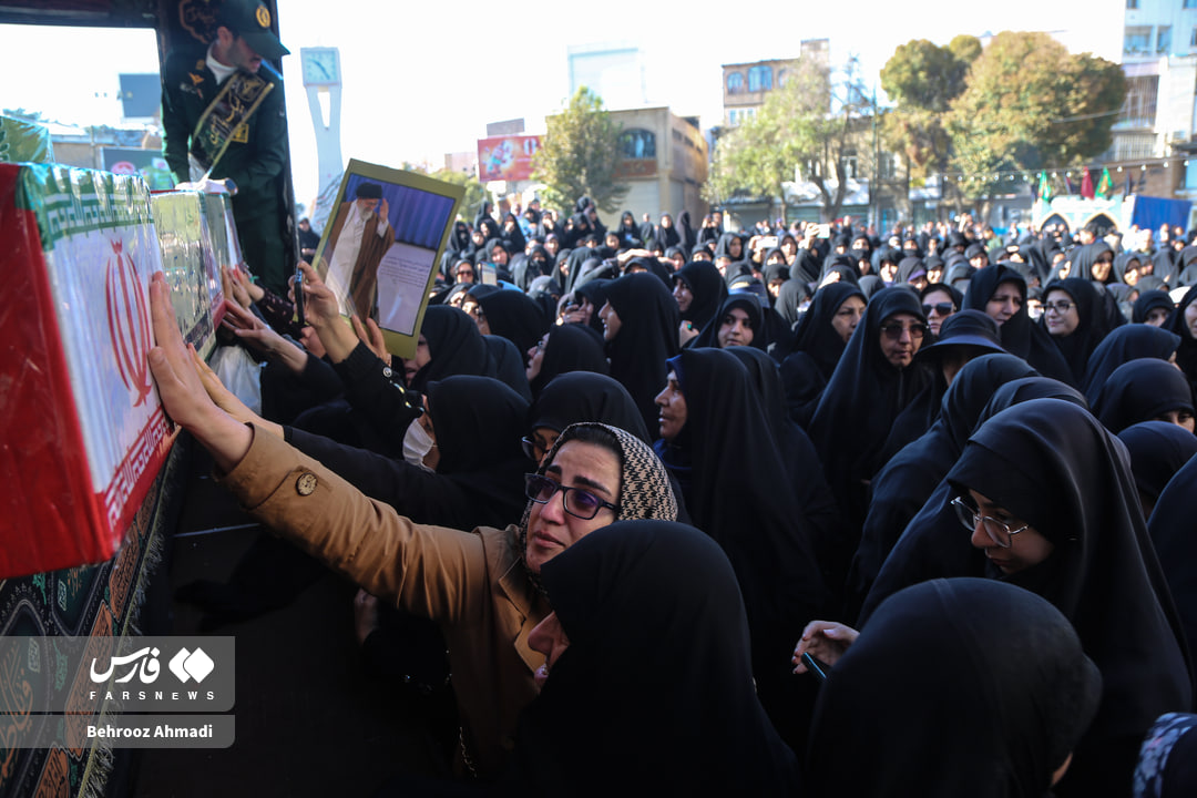 عکس/تشییع پیکر۷ شهید گمنام در کرمانشاه