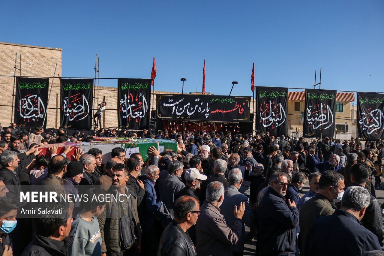 عکس/تشییع پیکر شهدای گمنام در سمنان