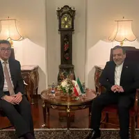 دیدار مدیران اجرایی سازمان گفتگوی بشردوستانه با عراقچی