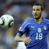 جراحی برای صاف کردن پای پرانتزی ستاره ایتالیا!