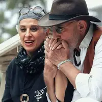 بازیگر مطرح: بله من مثل عقده ای ها فامیلی ام را تغییر دادم!