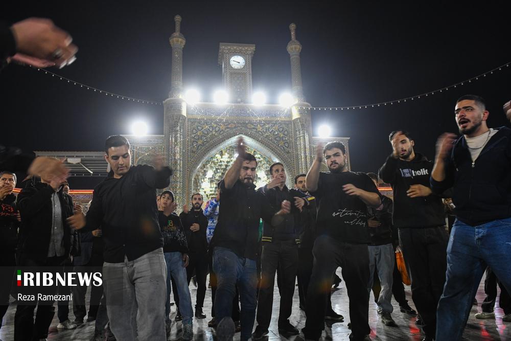 حال و هوای شب شهادت حضرت زهرا(س) در حرم بانوی کریمه