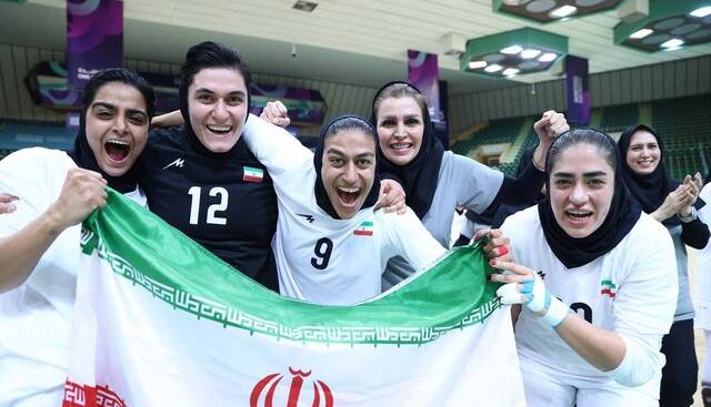 وقتی هندبال مردان ایران از زنان عقب می‌افتد!