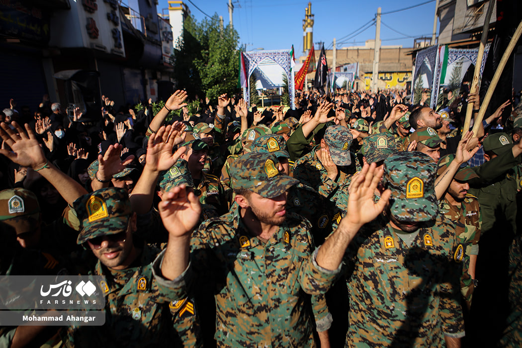 عکس/تشییع پیکر هشت شهید گمنام در اهواز