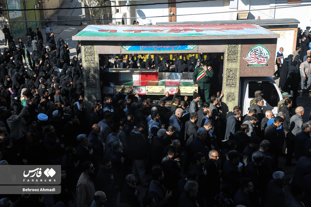 عکس/تشییع پیکر۷ شهید گمنام در کرمانشاه