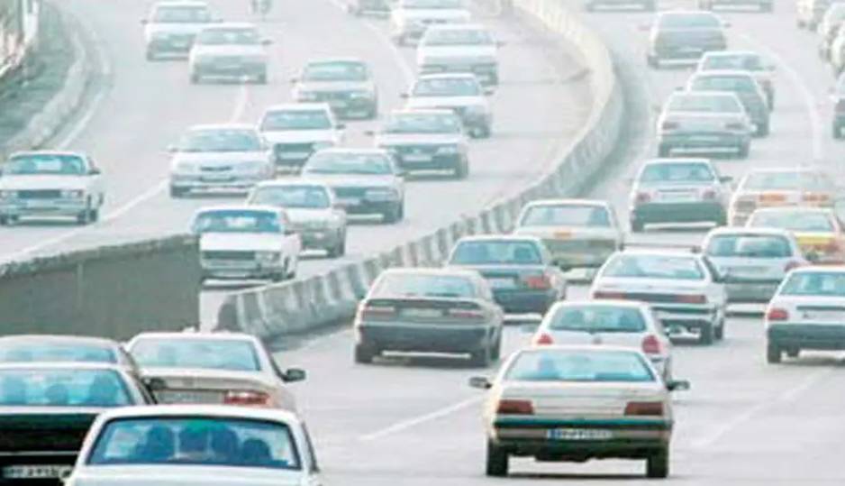 تمرکز بر قیمت بنزین، نادیده گرفتن خسارت محض خودروهای فرسوده