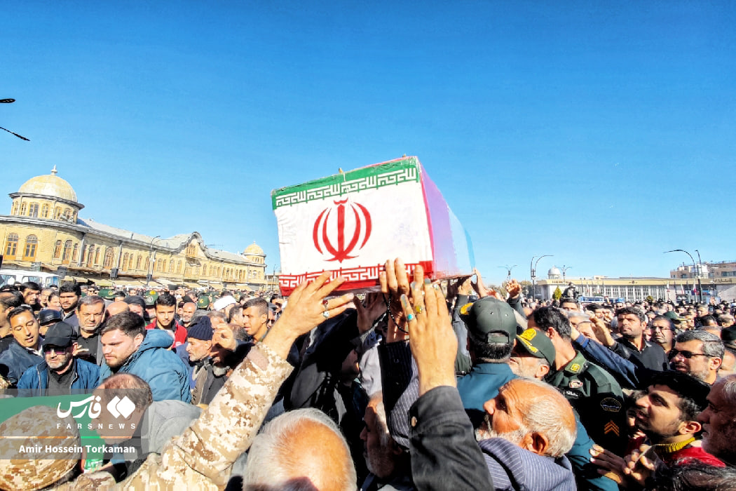 عکس/تشییع پیکر شهدای گمنام در همدان