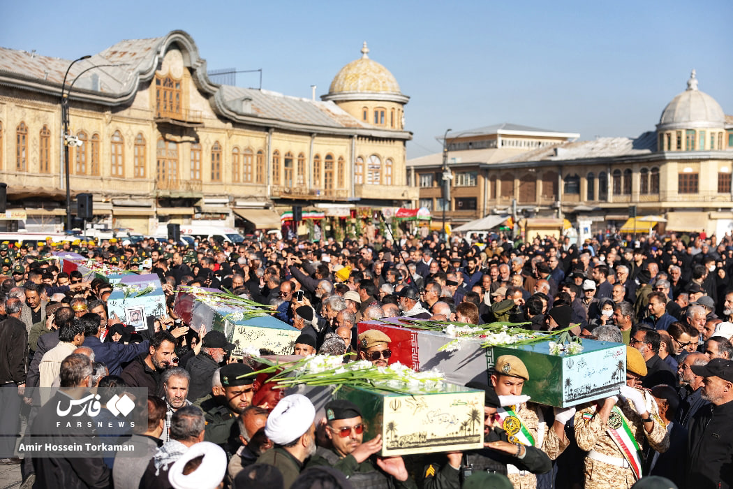 عکس/تشییع پیکر شهدای گمنام در همدان