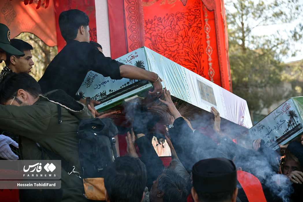 عکس/ تشییع باشکوه پیکر ۶ شهید گمنام در بیرجند