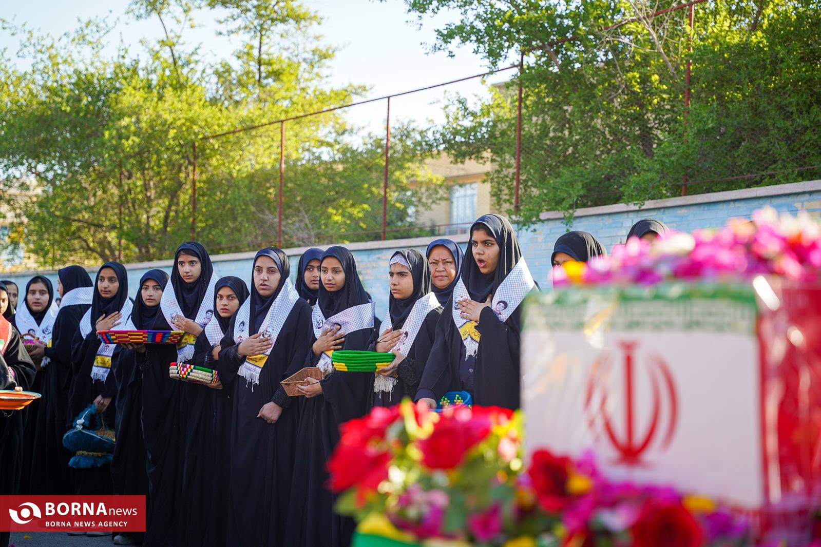 عکس/وداع مردم لامرد فارس با شهید گمنام