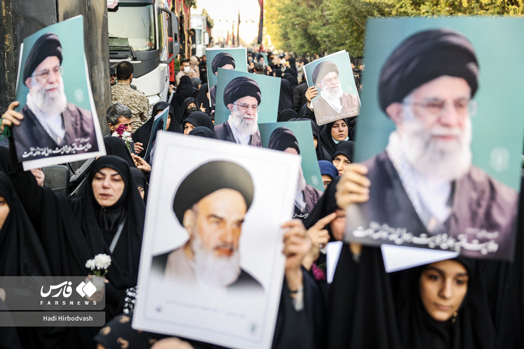 عکس/تشییع پیکرهای مطهر ۱۰۰ شهید گمنام دفاع مقدس در تهران