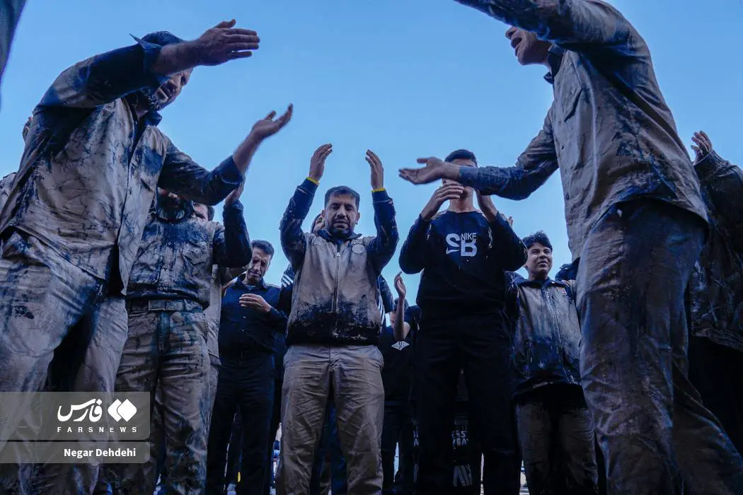 گِل‌مالی خرم‌آبادی‌ها در سوگ فاطمی