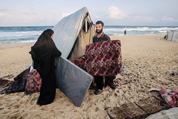 وضعیت سخت و ناگوار آوارگان فلسطینی در سایه سرما و بارش شدید باران