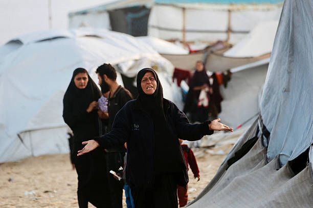 وضعیت سخت و ناگوار آوارگان فلسطینی در سایه سرما و بارش شدید باران