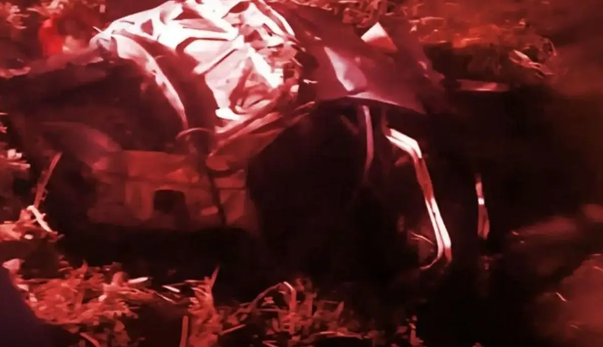 مرگ ۳ جوان در پی سقوط خودروی پژو ۴۰۵ به تالاب