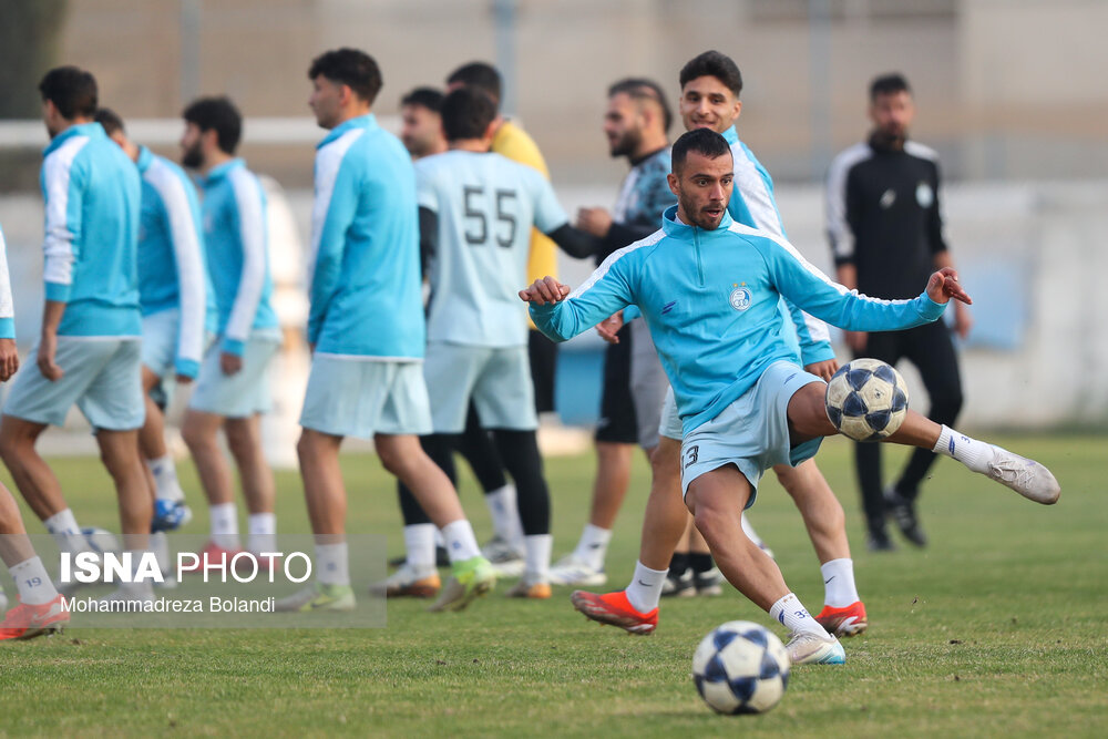 تمرین تیم فوتبال استقلال پیش از بازی با الوصل امارات