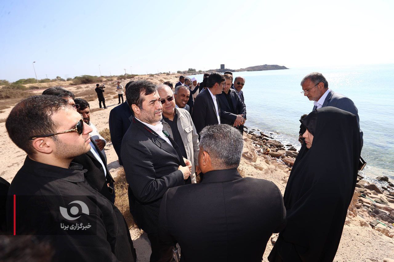 بازدید وزیر ورزش و جوانان از جزیره بوموسی  