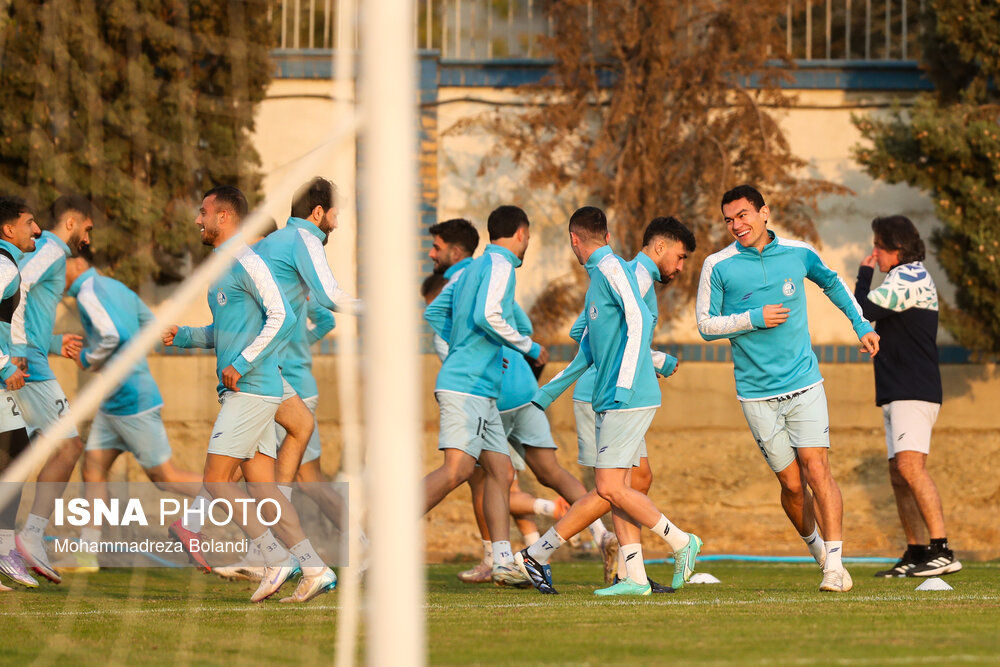 تمرین تیم فوتبال استقلال پیش از بازی با الوصل امارات