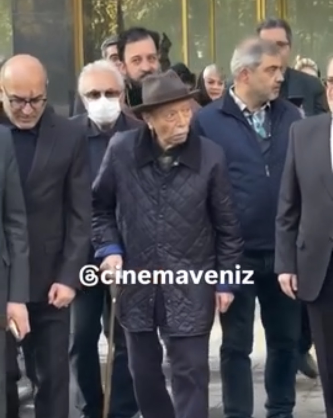 حضور هنرمندان مشهور در مراسم تشییع هادی مرزبان