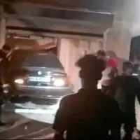 دختر 14 ساله با خودرو وارد پارکینگ یک خانه شد!