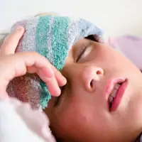 تجربه نجات کودک از تشنج و تب