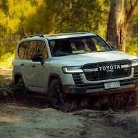 لندکروزر GR پلاک ملی !