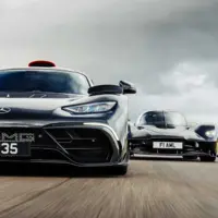 نبرد تایتان‌ها، مرسدس AMG One در برابر آستون‌مارتین والکری