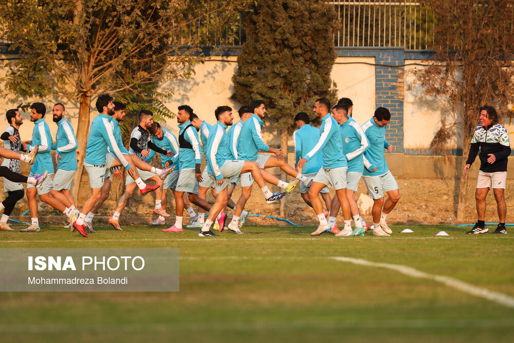 تمرین تیم فوتبال استقلال پیش از بازی با الوصل امارات
