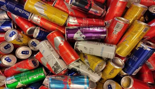 محموله نوشیدنی های انرژی زا قاچاق در بندرعباس کشف شد