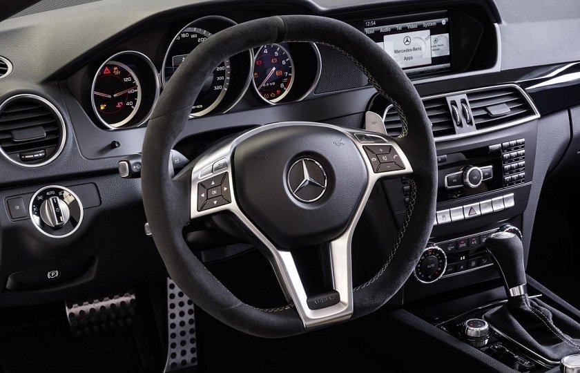 دلایل لرزش فرمان ماشین و راه حل آن ها